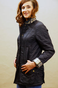Barbour Classic Beadnell Ladies Polarquilt Jacket in Navy LQU0471NY91